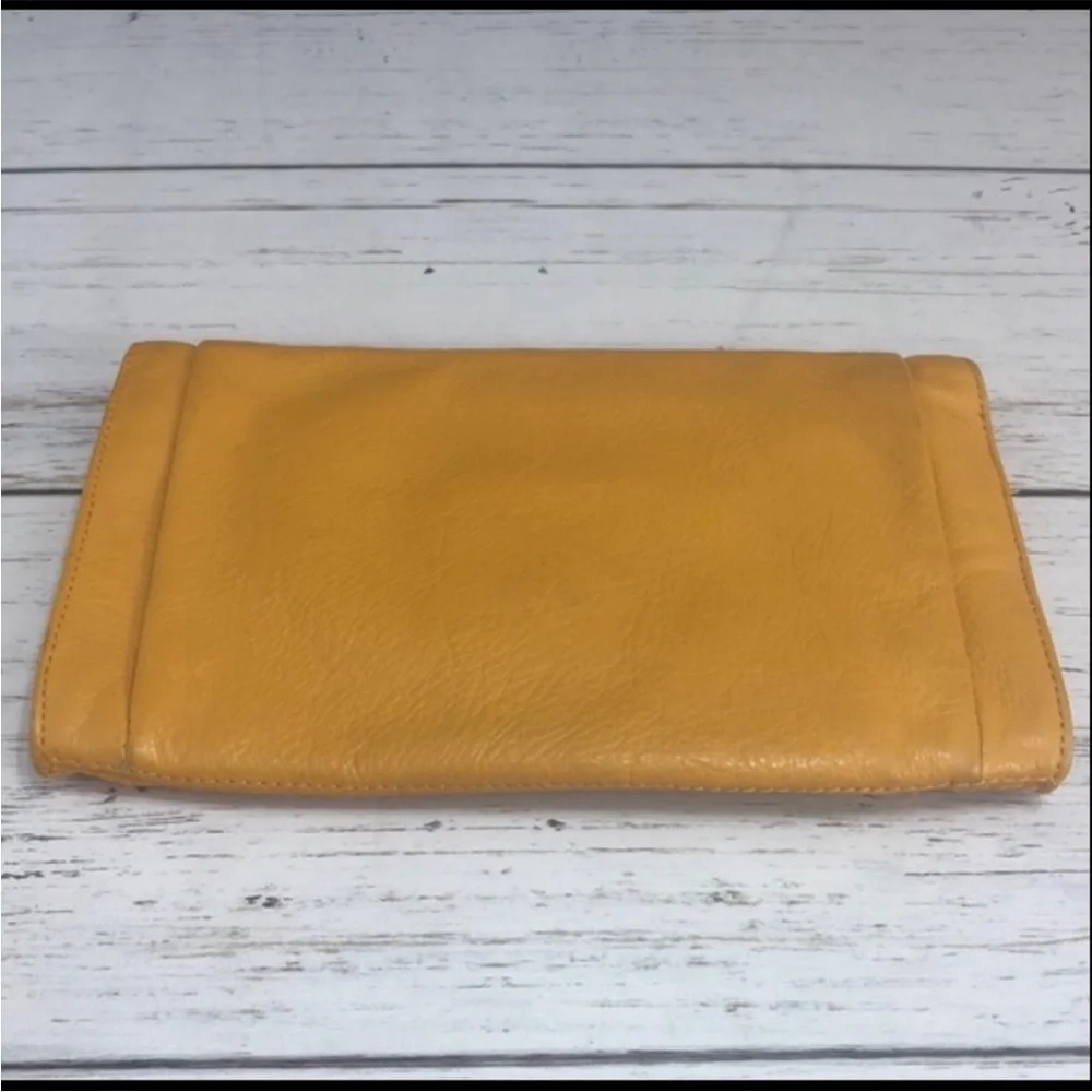 Elliott Lucca Clutch